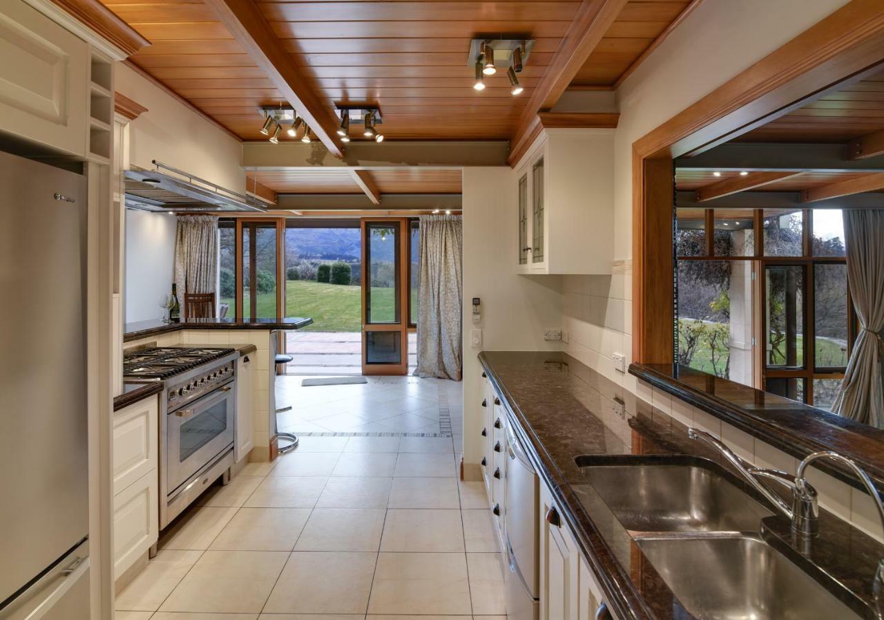 Manata Homestead & Lodge Квинстаун Экстерьер фото